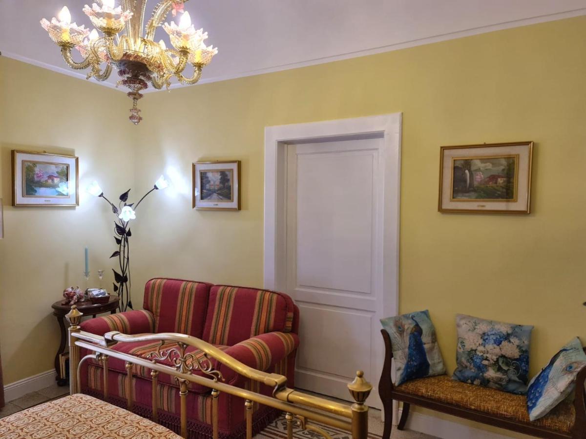 Il Pavone Di Ortigia Nuova